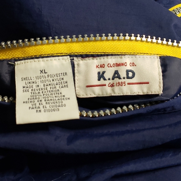 Men Reversible Vest Jacket - Picture 9 of 9